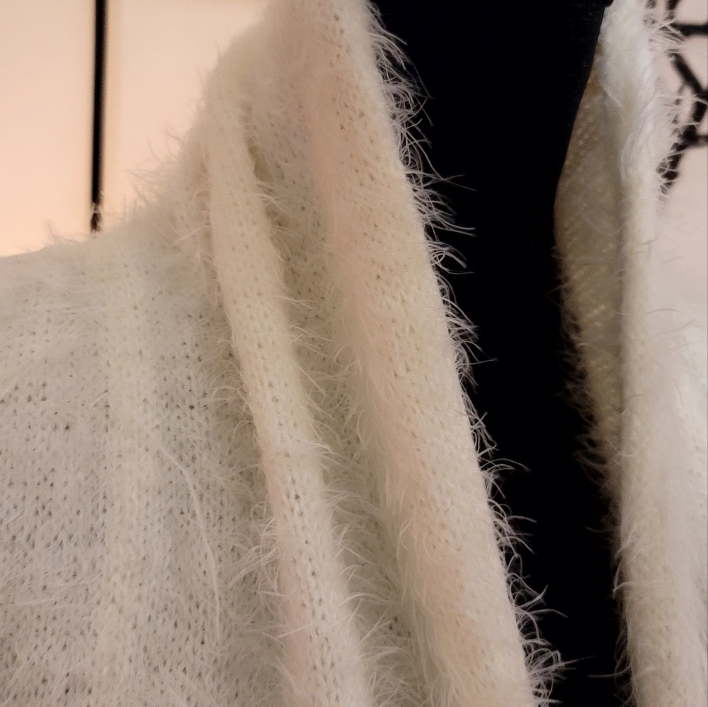 JEANINE PIERRE FUZZY CREAMY LADIES VEST WITH CROCHET BACK/SIZE MEDIUM/ELEGANT - Picture 11 of 13
